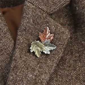 **BRANDA* Leaf Cluster Fashion Brooch Pin